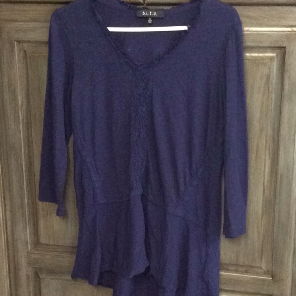 Bleu ,navy blue top